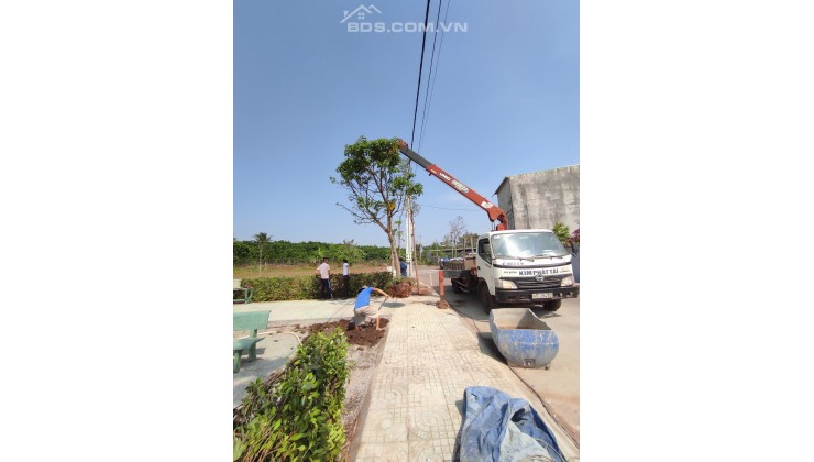 Ngộp - Ngộp cắt lỗ lô đất thổ cư nằm ngay KCN Dầu Giây - Đồng Nai, 600tr/150 m2 thổ cư, sổ sẵn