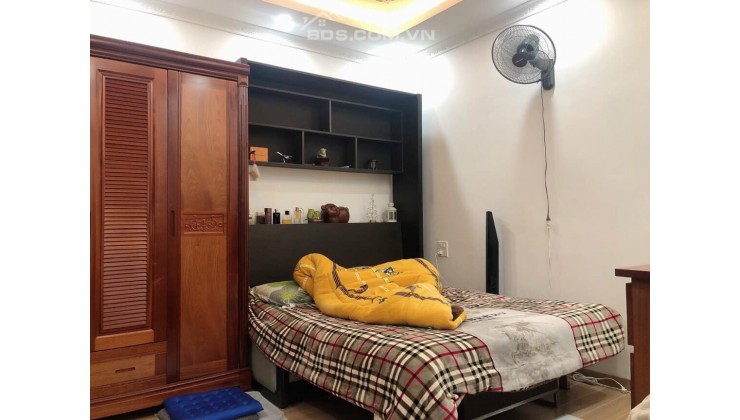 Bán nhà Bồ Đề - Hồng Tiến Quận Long Biên 36m2, 5t nhà mới đẹp, ô tô đỗ cổng, ngõ thông giá 4.05 tỷ.