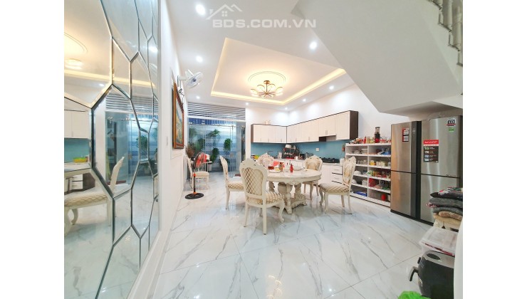 Cần bán nhà mới đẹp mặt tiền đường, P. Thắng Tam,TP Vũng Tàu(có thang máy) do BB- House xây dựng.