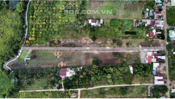 Ngộp - Ngộp cắt lỗ lô đất full thổ cư nằm nay KCN Bàu Hàm - Trảng Bom - Đồng nai, 600tr/100, Sổ sẵn