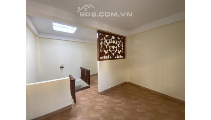 KIM NGƯU 30M2 - 5 TẦNG - GIÁ 5,3 TỶ - NHÀ ĐẸP MỚI KOONG - LÔ GÓC TRUNG TÂM HAI BÀ TRƯNG - NGÕ SÁT 2 TUYẾN PHỐ - VỊ TRÍ CỰC ĐẸP - Ở NGAY.