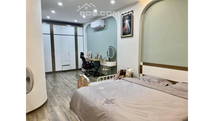 LÕI TÂY HỒ, NHÀ 4 TẦNG, TRƯỚC NHÀ RỘNG, Ô TÔ ĐỖ CÁCH NHÀ 5M, NGÕ THÔNG RỘNG.