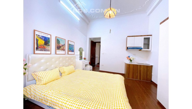 Bán căn nhà ngõ 189 Nguyễn Ngọc Vũ lô góc, xe con tránh, kinh doanh khủng, cộng đồng cư mini phối kết hợp cửa hàng