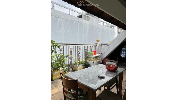 nhà đẹp Huỳnh Tấn Phát,3 gác tranh nhau, quận 7, 63m2, 2 tầng, 5 tỷ,