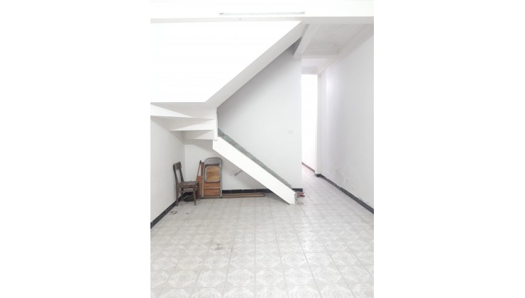 Bán nhà Ngọc Lâm , Long Biên, 75m2, Ngõ Thông, Gần phố. LH 0913182011