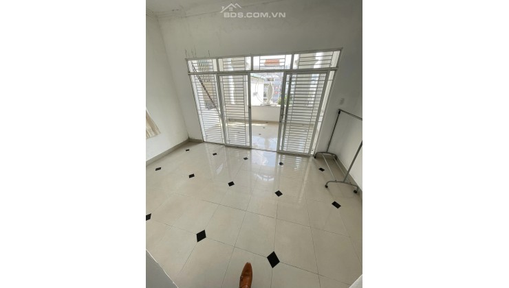 nhà đẹp Huỳnh Tấn Phát,3 gác tranh nhau, quận 7, 63m2, 2 tầng, 5 tỷ,