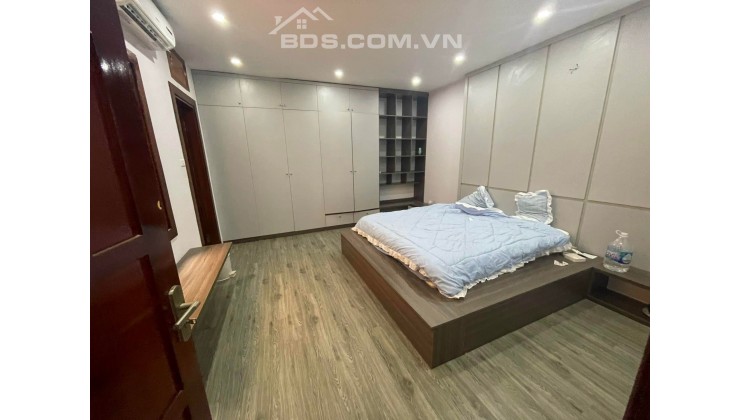 Bán gấp nhà Yên Hòa, Cầu Giấy, 40m2 xây 5 tầng, mặt tiền rộng, giá 4,7 tỷ