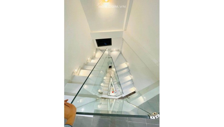 NHÀ ĐẸP THỤY KHUÊ, CỰC GẦN HỒ TÂY, LÔ GÓC 3 THOÁNG, NỘI THẤT XỊN SÒ, XEM CHỐT LIỀN TAY.
