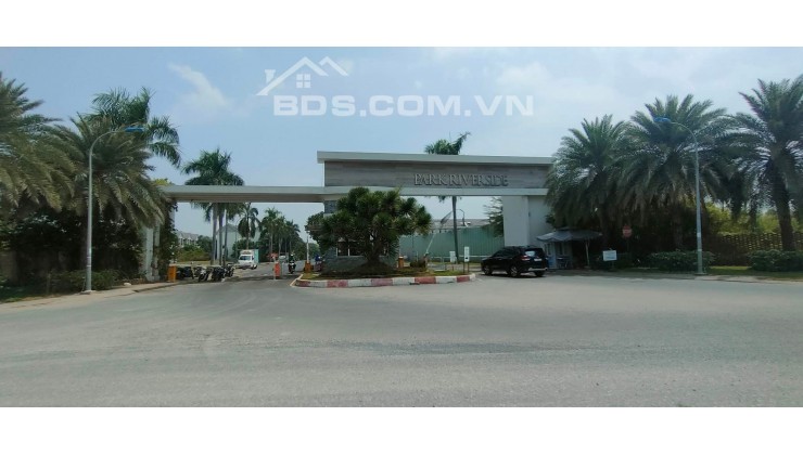 Bán đất mặt tiền Bưng Ông Thoàn, quận 9, 620m2, chỉ 27 triệu/m2. Xem ngay.