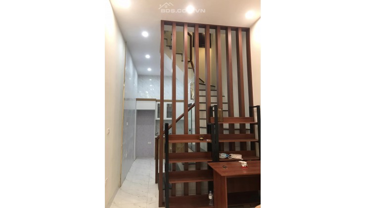 NHÀ ĐẸP LÁNG HẠ 35M2 X 5 TẦNG, Ô TÔ ĐÕ CỬA, DÂN XÂY