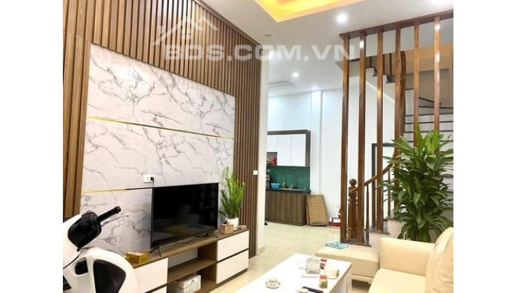 Bán nhà 3 tầng full nội thất trung tâm Đống Đa giá siêu hấp dẫn