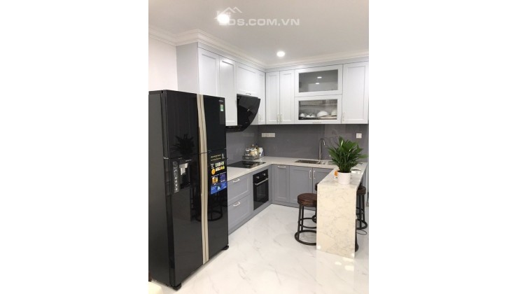 QUẬN 10, HXH  CMT8 4,2M X 9,2M, CHỈ 4.5 TỶ