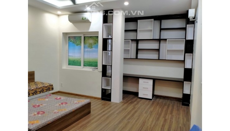 “ CẦN BÁN NHÀ SỐ 137 LÊ DUẨN. 40M2 XÂY 5 TẦNG TỔNG 4 NGỦ ( GIÁ 5.35 TỶ ) ĐỐI  DIỆN GAS HÀ NỘI.