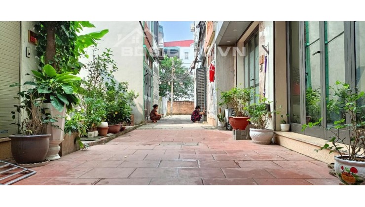 Nhà 4 tầng full nội thất. Đường Ngọc Thụy