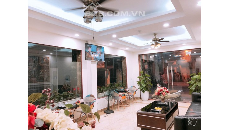 Chuyển nhượng tòa nhà căn hộ cao cấp Đào Tấn Ba Đình 200X9T, MT 12m, Lợi Nhuận 6 tỷ / năm.