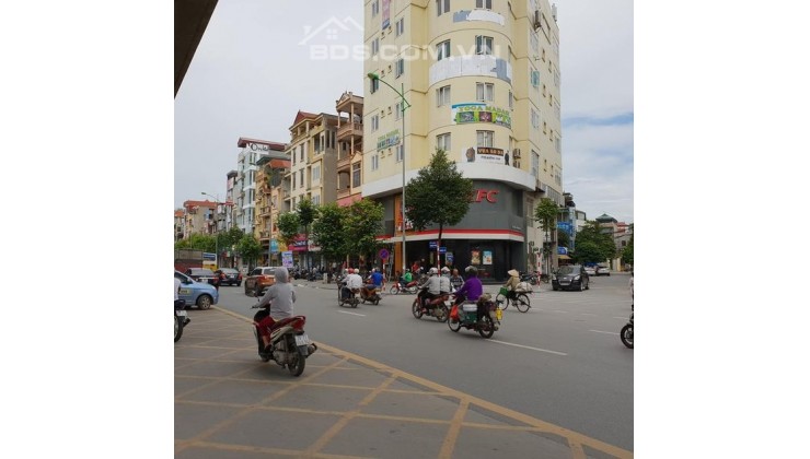 duy nhất 1 căn nhà cấp 4 tại ngõ 197 Trần Phú - Hà Đông.

giá chỉ 3 tỷ . liên hệ : 0966032455