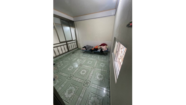 Nhà đang buôn bán kinh doanh tốt ngang 6m oto đỗ cửa 0963985210