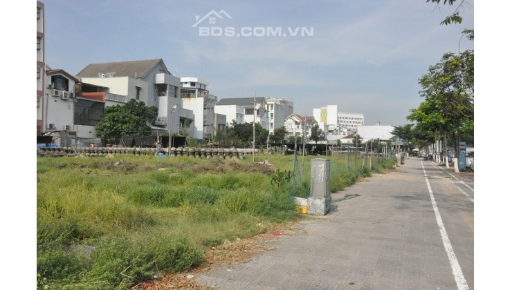 Cần tiền bán lô đất Phạm Hữu Lầu H.Nhà Bè sổ riêng 80m2 gần UBND