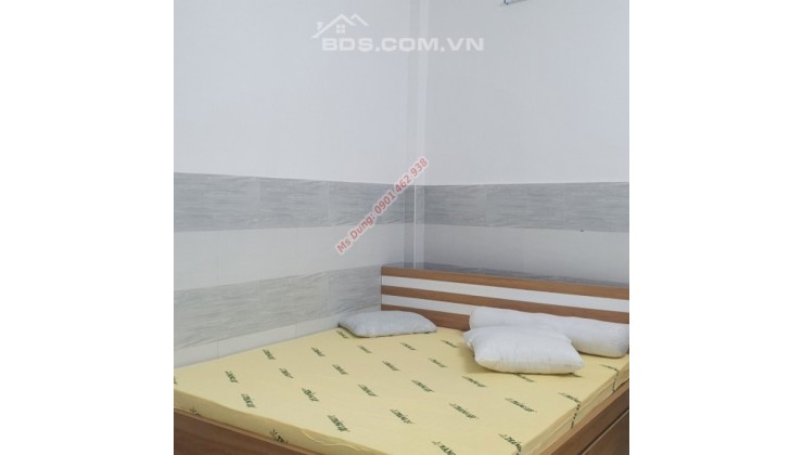 GẤP BÁN NHÀ TRUNG TÂM - Nguyễn Trọng Tuyển - 50 M2 - Chỉ 4 Tỷ 950 - Liên Hệ MS. DUNG - 0901462938