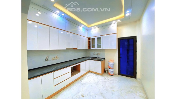 Bán đất 68M2 - Ngõ ô tô tránh, Lạc Long Quân, xây CCMN 6 tầng hết ý, nhỉnh 6 tỷ