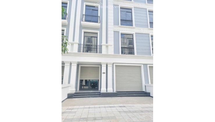 Cần bán nhà phố trong khu đô thị Vinhome Grandpark quận 9 . nhà 5 tầng giá 13,5 tỷ