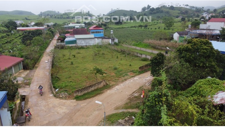 Cần bán mảnh đất 2 mặt tiền tại Chiềng Đi thị trấn nông trường Mộc Châu