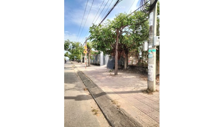 Bán dất mặt tiền đường Tôn Đức Thắng 165m2 giá 2ty tại Bình Thuận
Bán đất • Đức Linh, Bình Thuận