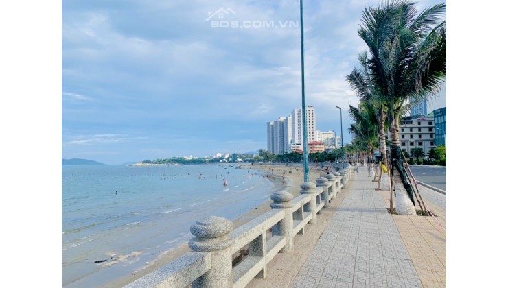 Bán lô mặt tiền biển Phạm Văn Đồng - Nha Trang - Ngang 26m - Gía tốt