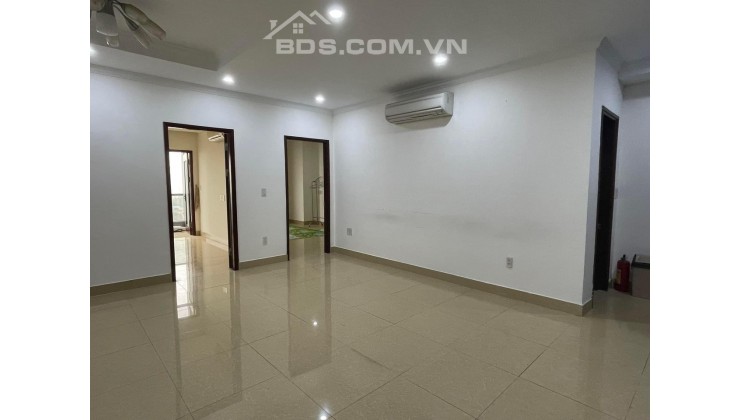 Bán căn hộ chung cư EuroWindow Trần Duy Hưng, DT 97m, 2 ngủ, full nội thất, nhà thoáng mát.