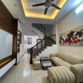 Nhà Hiếm Phố Khúc Thừa Dụ, Q. Cầu Giấy, Ba Gác Tránh, Ở Luôn, DT 46m2*5T, MT 3.8m, Giá 7 Tỷ.