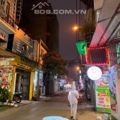 CẦU GIẤY - BA BƯỚC RA PHỐ -  GARA Ô TÔ – KINH DOANH – MẶT TIỀN LỚN