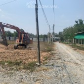 Bán 100m2 đất thổ cư sổ sẵn 3 mặt tiền ở ngay KCN Hiệp Thạnh, Gò Dầu, Tây Ninh