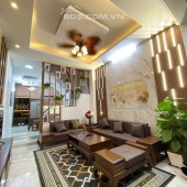 HIẾM! Bán nhà tại Vương Thừa Vũ -Ô tô đỗ cửa, có gara -40m2