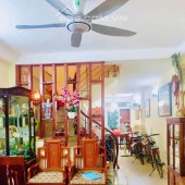 Bán nhà riêng Yên Hòa, Cầu Giấy, ô tô cách 10m, 35M2, 5T, nhà đẹp ở ngay, nhỉnh 4 tỷ
