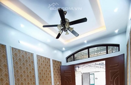 Bán nhà Đào Tấn 60m2, 5T, mt4m, 6 ngủ, 8.5 tỷ Ba Đình, ô tô.