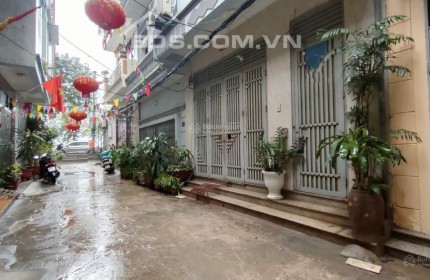 Bán nhà Mặt phố Hà Đông Trần văn Chuông, 3 Tầng- Ô Tô Kinh Doanh, 40 m2 gíá nhỉnh 5 tỷ.