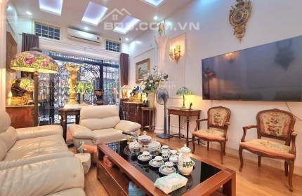 Siêu phẩm nhà mặt phố Âu Cơ, vị trí vip, 72m2, dòng tiền, kinh doanh đỉnh, gara ô tô, hơn 30 tỷ