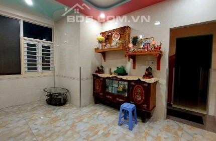 Bán nhà mặt tiền Lê Văn Thịnh, quận 2, 161m2, 5 tầng, dòng tiền 200 triệu/tháng. Giá 21 tỷ 990.