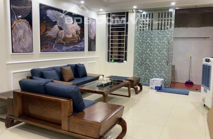 Bán nhà Long Biên, Đối diện siêu thị Aoen, 42m2, 3 tỷ 3.