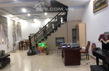 Ngã 4 Thủ Đức, biệt thự góc 2 mặt tiền đường số, Lã Xuân Oai, Q9, 140m2. Chỉ nhỉnh 8 tỷ.