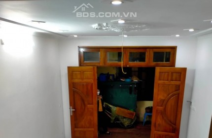 Bán Nhà Nguyễn Trãi 33m x 5 Tầng Ô Tô Đỗ Cổng Giá 3.7 Tỷ.
