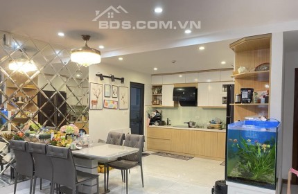 Căn hộ Goldmark City, 140m2, căn góc, view đẹp, tặng full nội thất trị giá nửa tỷ