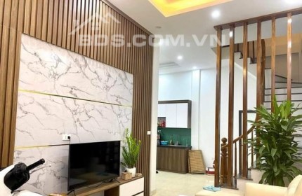 Bán nhà 3 tầng full nội thất trung tâm Đống Đa giá siêu hấp dẫn