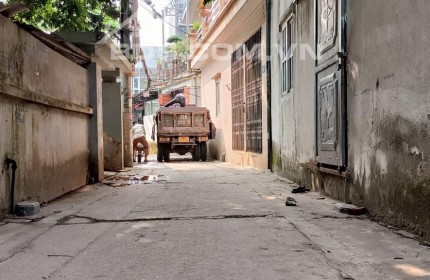 Bán Nhà 4 tần vị trí siêu Hót ngọc Thụy