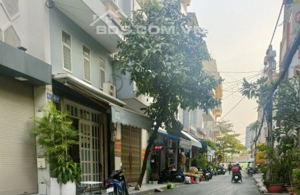 NHÀ ĐẸP NỘI THẤT SANG  XE HƠI THÔNG DƯƠNG CÁT LỢI