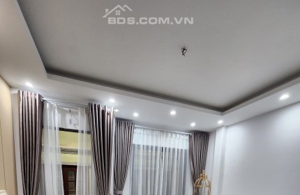 Mặt phố Đặng Tiến Đông - View Hồ Hoàng Cầu - MT 5m- Giá chỉ 11,5 tỷ - .Cực hiếm nơi đáng sống