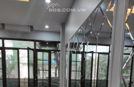 Cho thuê nhà mặt phố 45m2, 5 tầng, 7 phòng, Ngọc Khánh, Ba Đình.