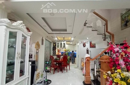 Kẹt tiền bán gấp nhả đẹp Võ Văn Ngân Thủ Đức - 70m2 - 4 Tầng - Ngang 6m - 4PN - Nhỉnh 5 tỷ TL