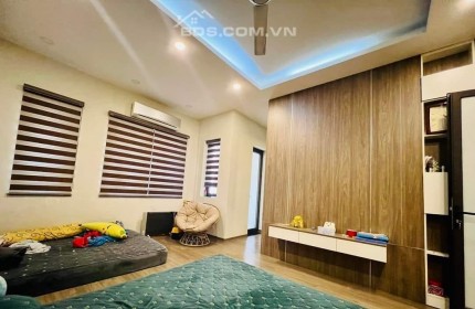 Đỉnh cao Phân lô - Gara ô tô - Siêu đẹp Trần Quốc Hoàn, Cầu Giấy, nhỉnh 12 tỷ