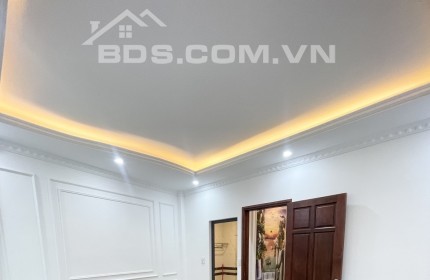 Bán GẤP nhà Đường Cầu Giấy 40m2 * MT 4.8m, 5 tầng- NHÀ ĐẸP, TRUNG TÂM, giá nhỉnh 4.5 tỷ.